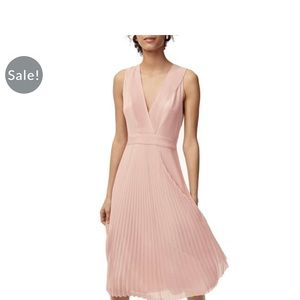 Aritzia wilfred julianne blush pink midi dress 💕